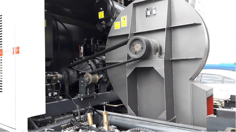 东风小多利卡扫路车