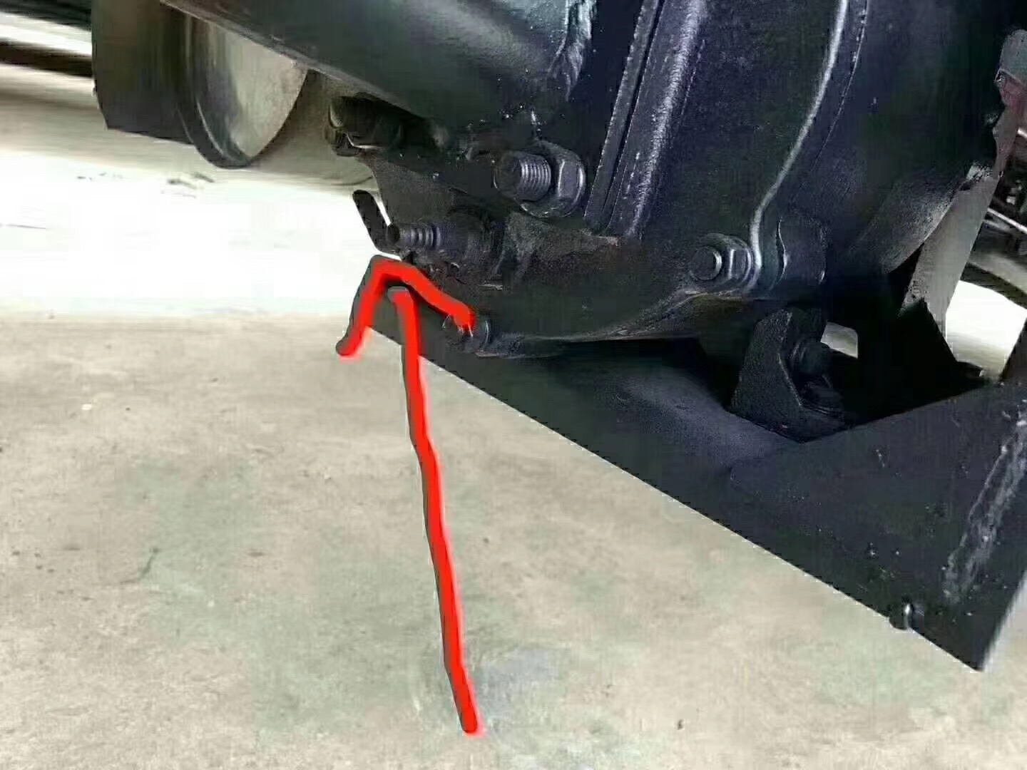 温馨提示：冬季请及时给洒水车水泵排水