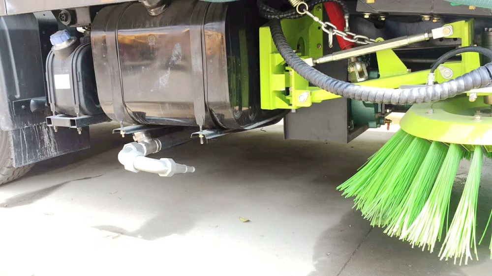 洗扫车副发动机早上打不着火怎么办