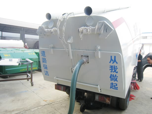 吸尘车怎么操作使用 需要注意什么?