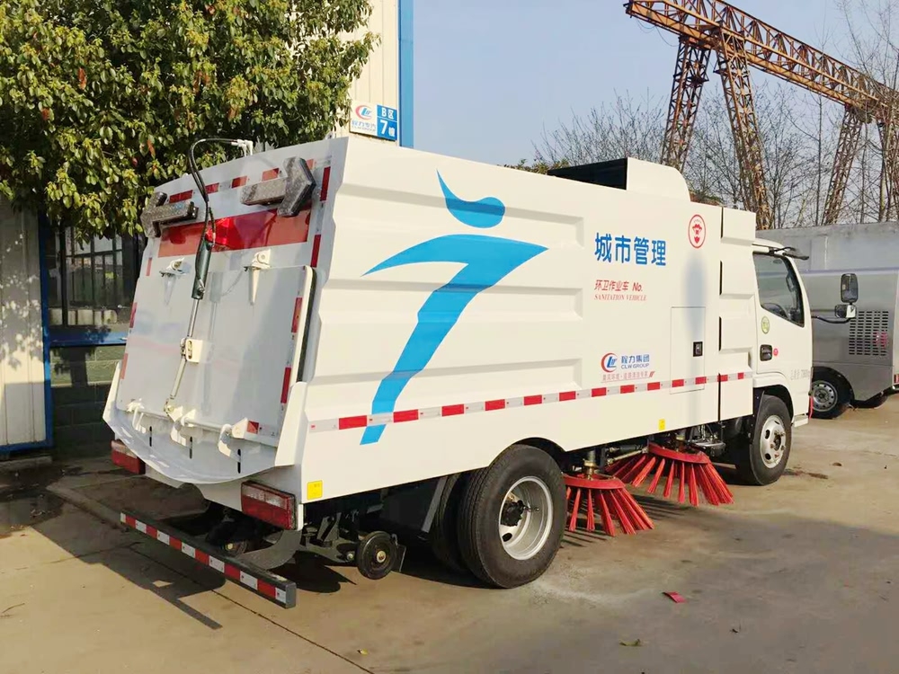 东风路面清洗扫地车