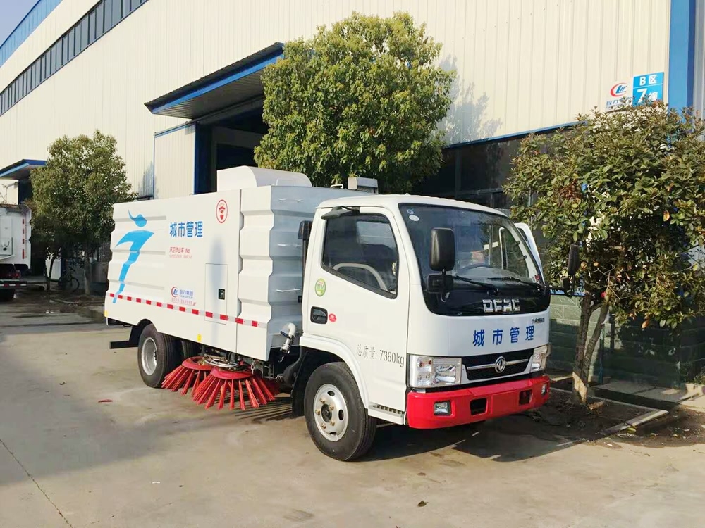 小型城市环卫清扫车