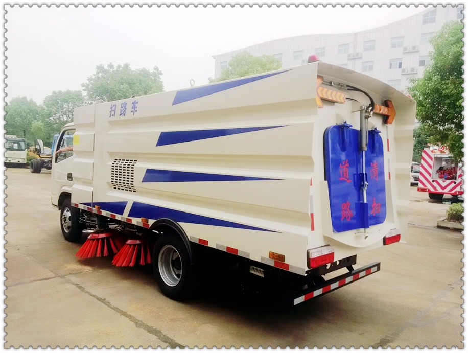 东风多利卡工业扫地车