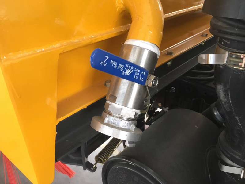 洗扫车冬天注意防冻 尤其是高压泵