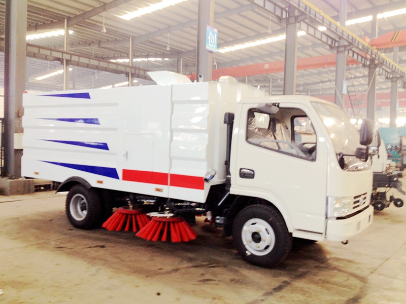 江铃小型吸尘车