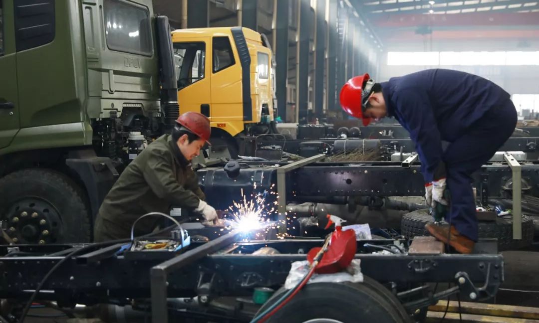 程力集团新春** 告捷，跨月完成专汽产值5亿元实现新年开门红！