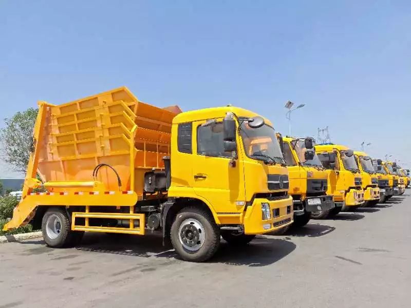 程力120辆摆臂式垃圾车出口马达加斯加