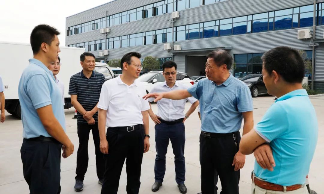 湖北省发展和改革**员会主任程用文率队赴程力公司考察指导工作
