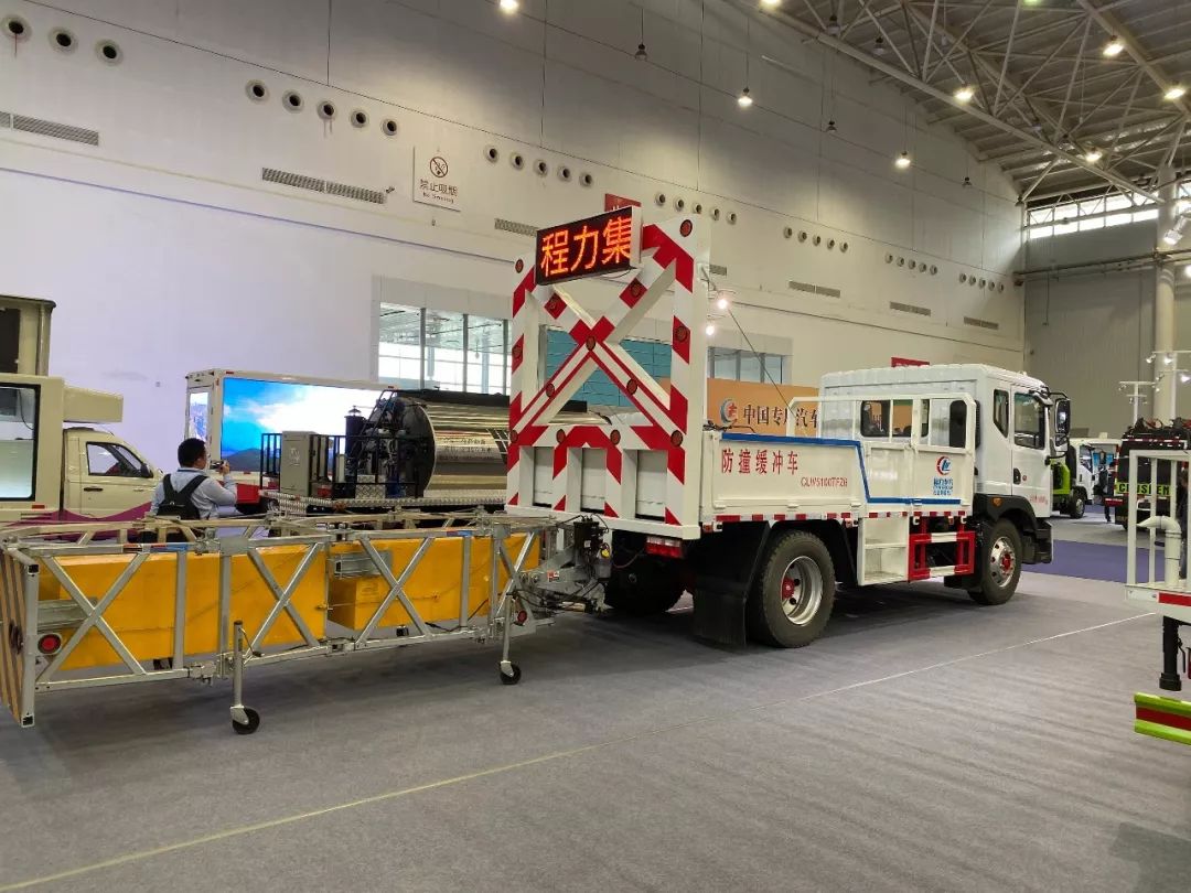 程力汽车集团科技创新产品亮相武汉商用车展览会受追捧