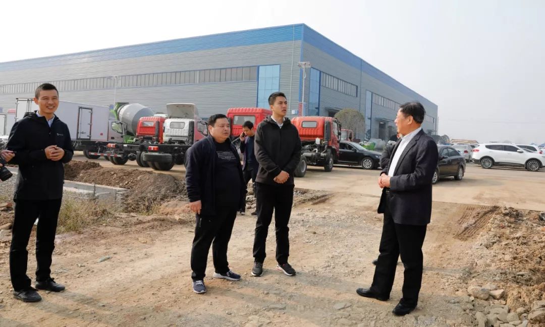曾都区**姜浩带队考察程力商用车工业园建设