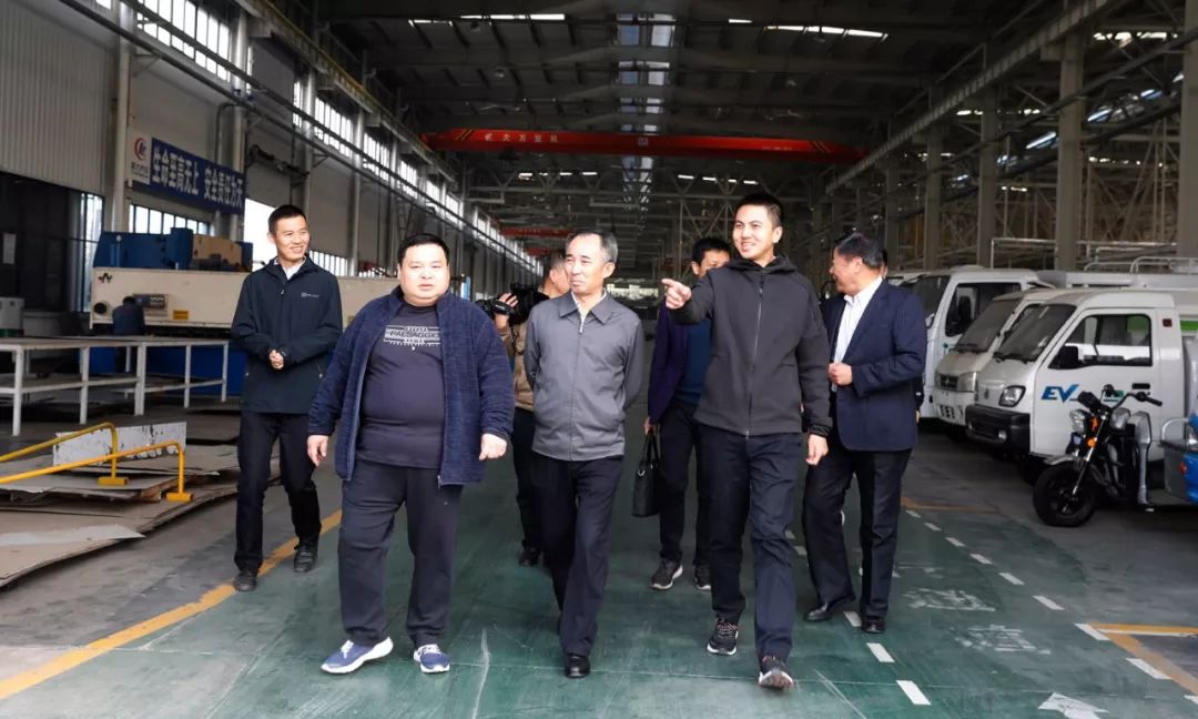 曾都区**姜浩带队考察程力商用车工业园建设