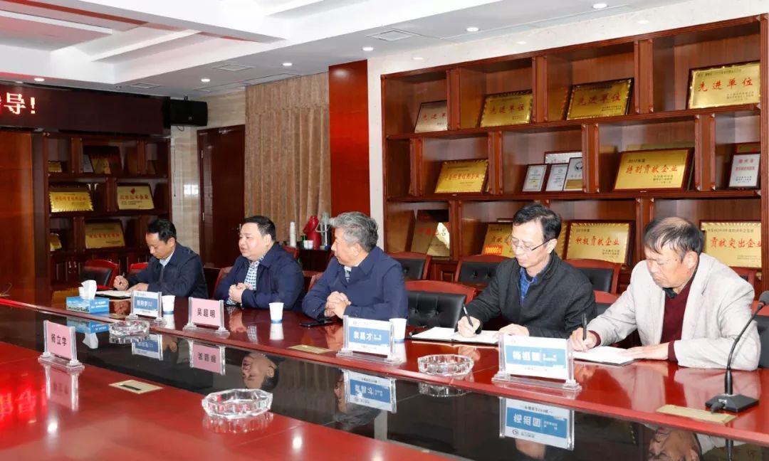 湖北省国资**党****、主任傅立民带领工商联民企重点扶持联络组赴程力汽车集团视察指导工作