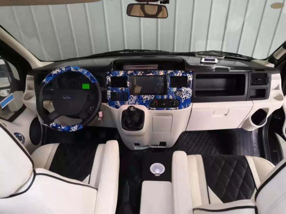 程力国六福特高端商务房车引爆年终抢购热潮！