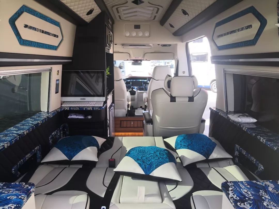 程力国六福特高端商务房车引爆年终抢购热潮！