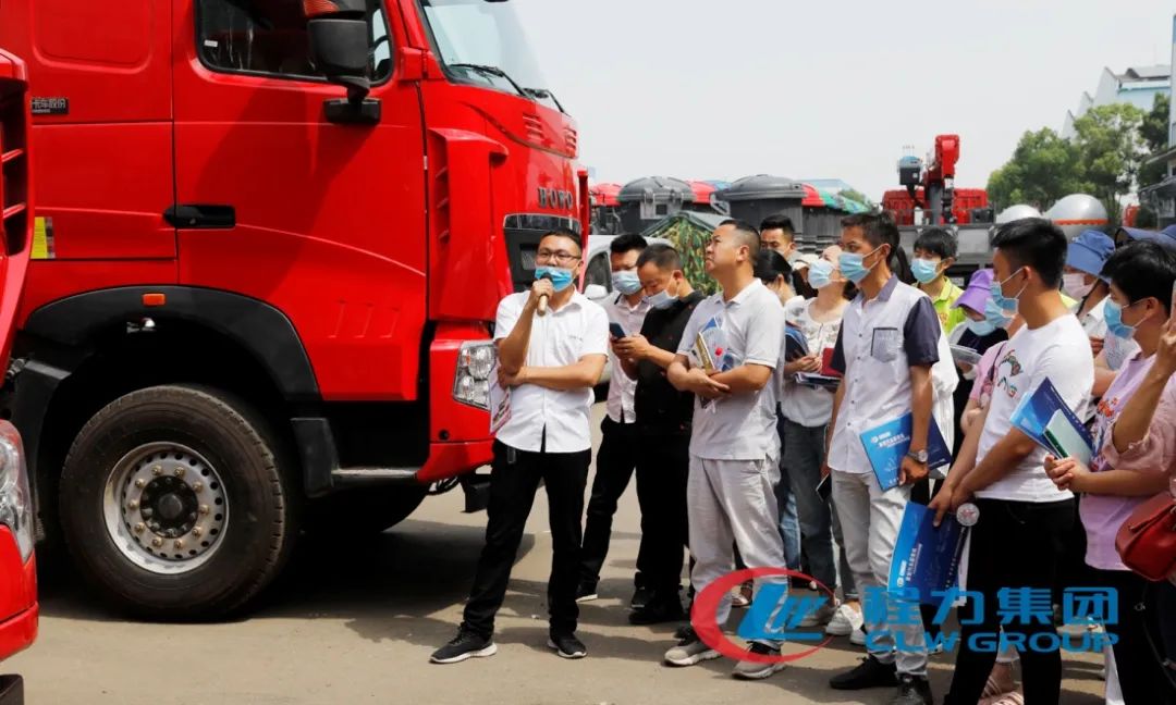 程力汽车集团重型起重机专业厂高端国六新产品发布推荐会盛大举行