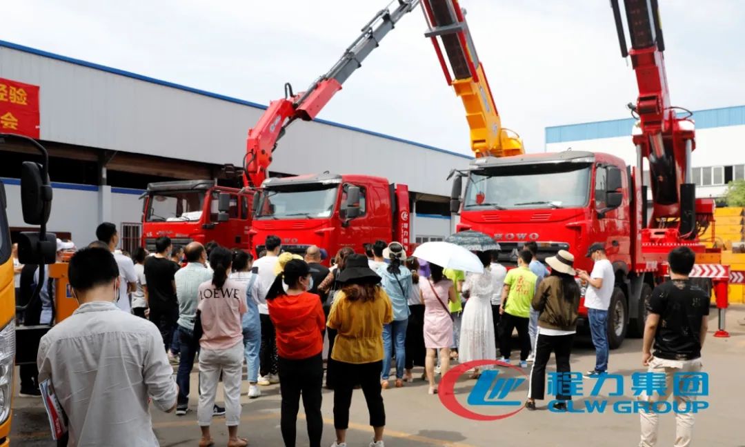 程力汽车集团重型起重机专业厂高端国六新产品发布推荐会盛大举行