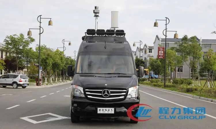 程力高端进口依维柯福祉房车、奔驰无线通讯压制车“双雄”出征