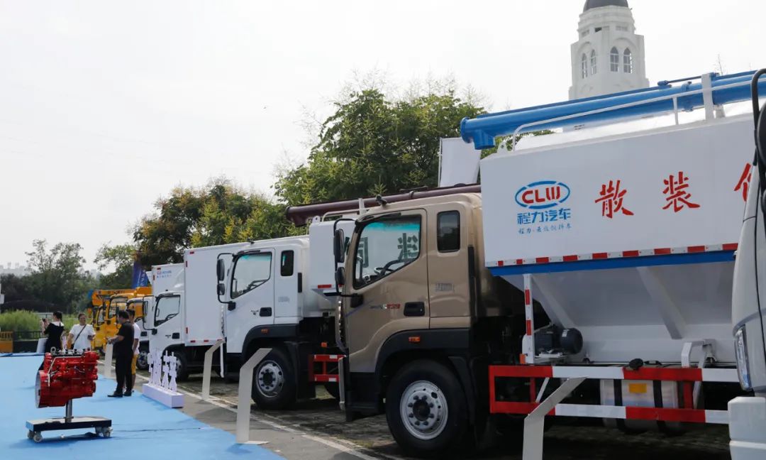 程力汽车集团旗下核心企业程力专汽公司在2020福田全系专用车产品解决方案随州区域推荐会上签下6000辆意向采购订单