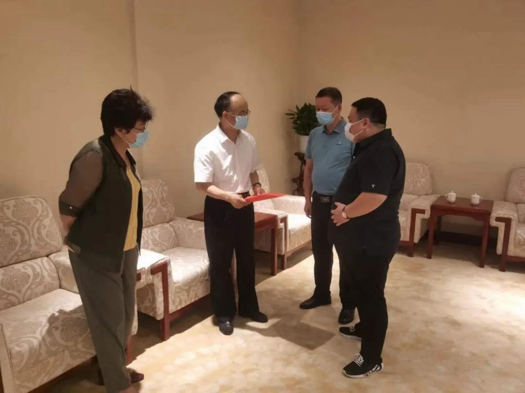 程力汽车集团总经理程阿罗参加湖北省非公有制企业依法治企培训暨民法典专题宣讲会并作主题分享