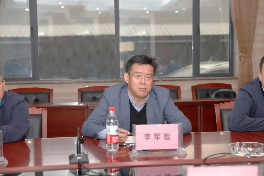 东风汽车股份有限公司总经理李 智一行莅临程力集团强化 略合作，积研发环卫专用底盘及拓展东风随车吊和冷藏车产品体系