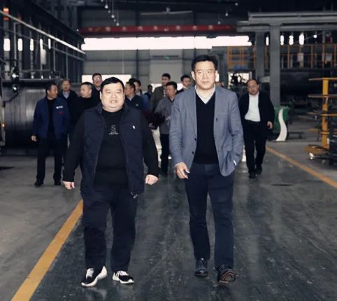 东风汽车股份有限公司总经理李 智一行莅临程力集团强化 略合作，积研发环卫专用底盘及拓展东风随车吊和冷藏车产品体系