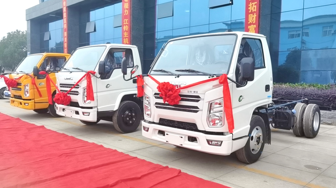 江铃第3000两底盘交车仪式在程力集团盛大举行