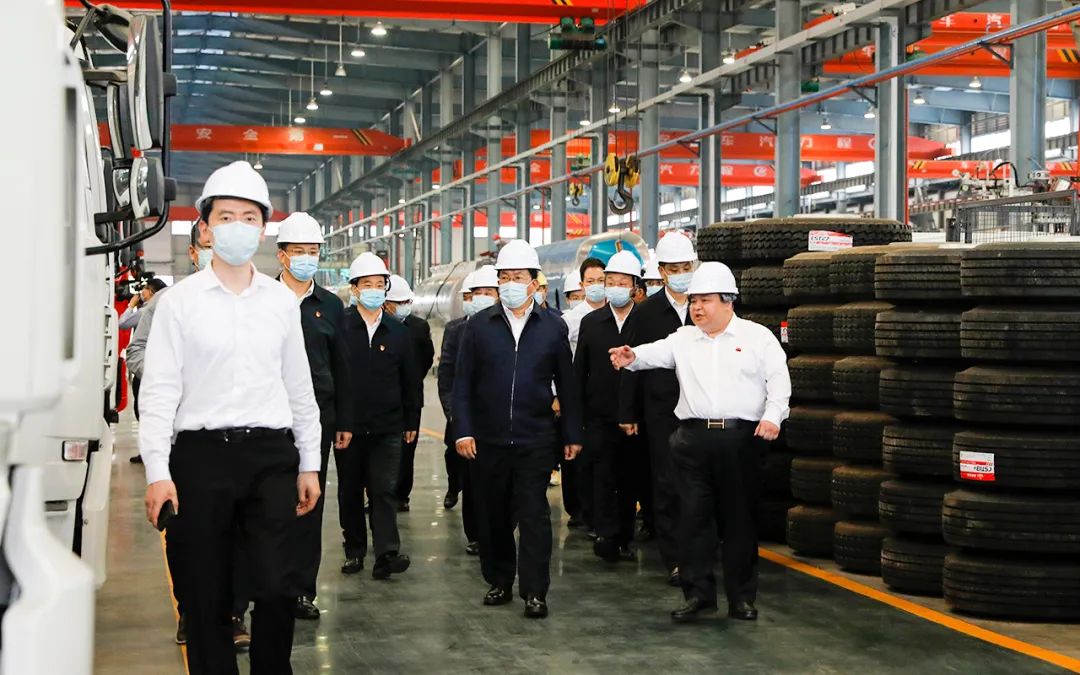 湖北省**副**、**王忠林带领省市领导视察程力（曾都）汽车工业园新厂基地建设情况