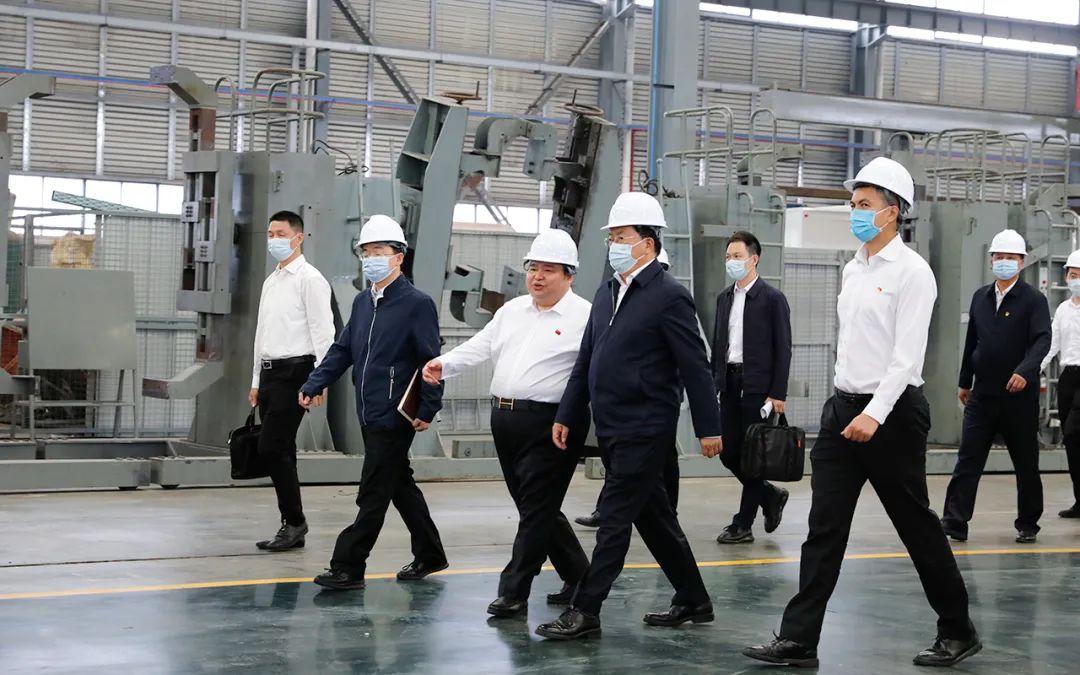 湖北省**副**、**王忠林带领省市领导视察程力（曾都）汽车工业园新厂基地建设情况