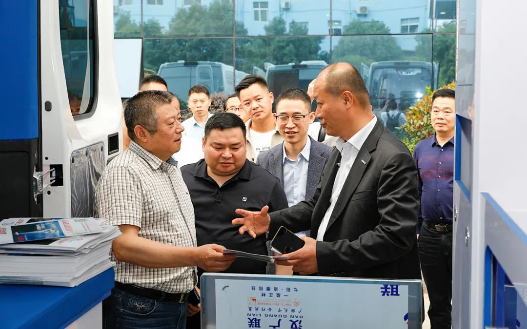 程力汽车集团与南京依维柯汽车有限公司达成 略合作伙伴关系协议