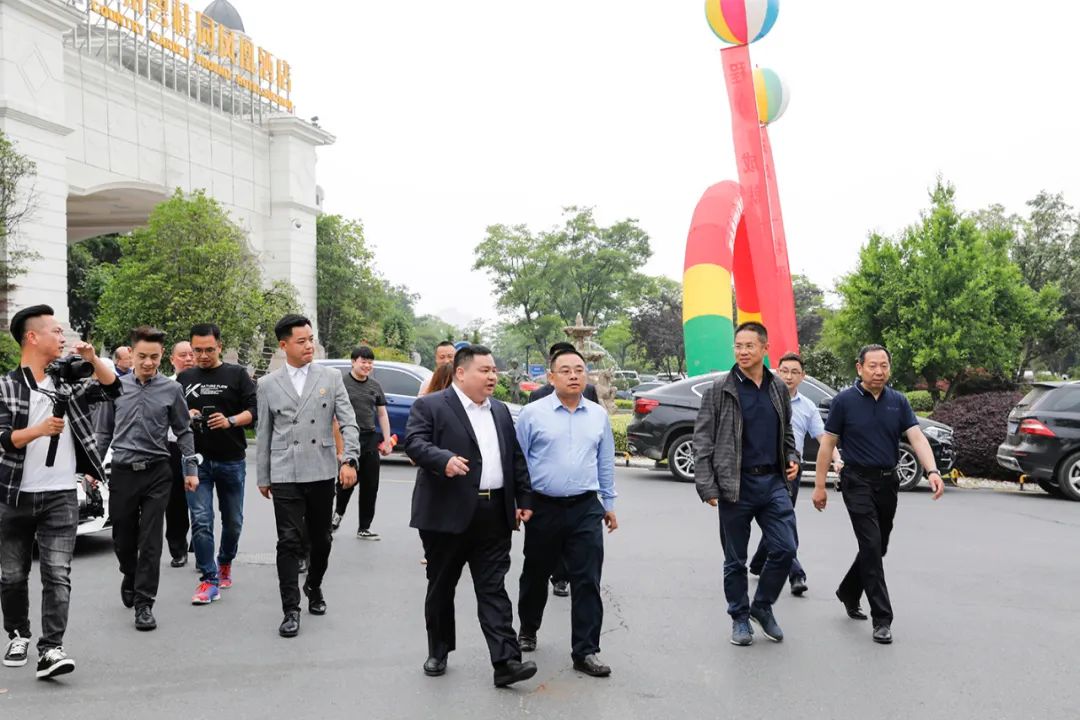 程力汽车集团&东风商用车新产品发布会签约成交6510辆专汽底盘