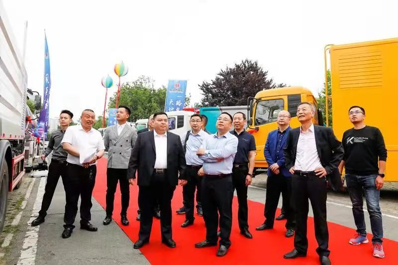 程力汽车集团&东风商用车新产品发布会签约成交6510辆专汽底盘